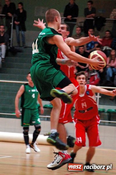 Zdjęcie w galerii na portalu naszraciborz.pl: W derbach regionu lepszy Rybnik wiadomości z regionu