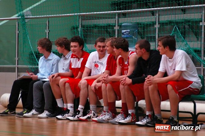 Zdjęcie w galerii na portalu naszraciborz.pl: W derbach regionu lepszy Rybnik wiadomości z regionu