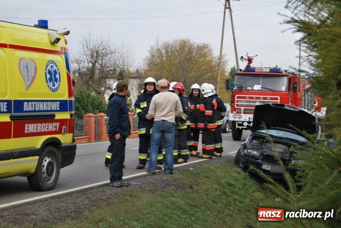 Zdjęcie w galerii na portalu naszraciborz.pl: Było bardzo groźnie - wypadek w samo południe w Rudach Kolonii Renerowskiej wiadomości z regionu