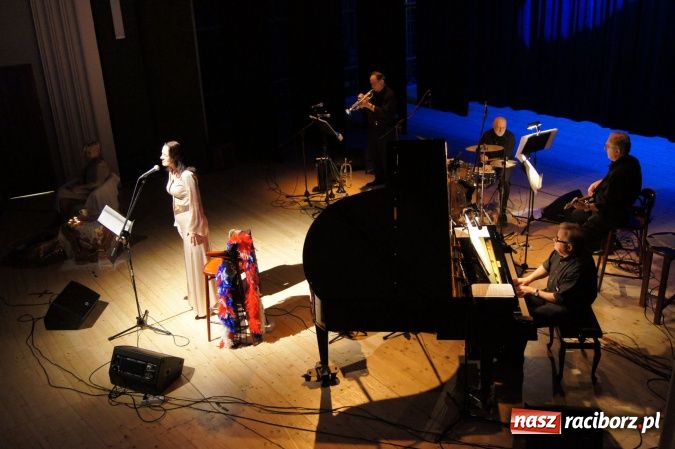 Zdjęcie w galerii na portalu naszraciborz.pl: Wspomnienie o Annie German w RCK wiadomości z regionu