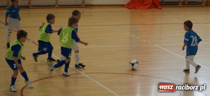 Zdjęcie w galerii na portalu naszraciborz.pl: Najmłodsi unici zagrali dziś w Mikołowie wiadomości z regionu