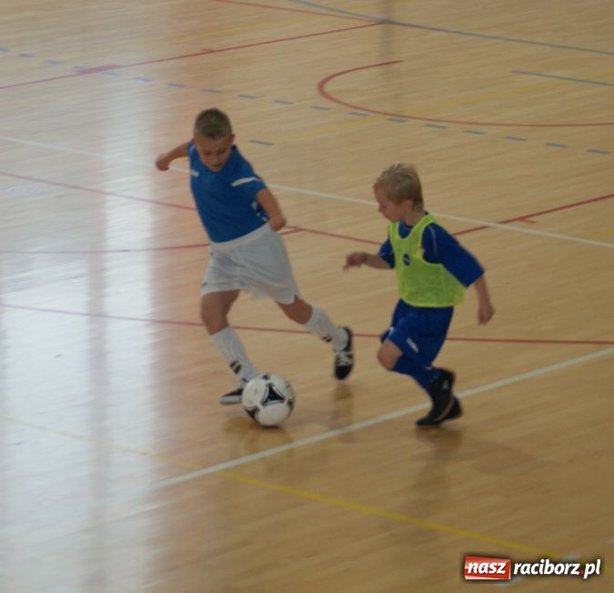 Zdjęcie w galerii na portalu naszraciborz.pl: Najmłodsi unici zagrali dziś w Mikołowie wiadomości z regionu