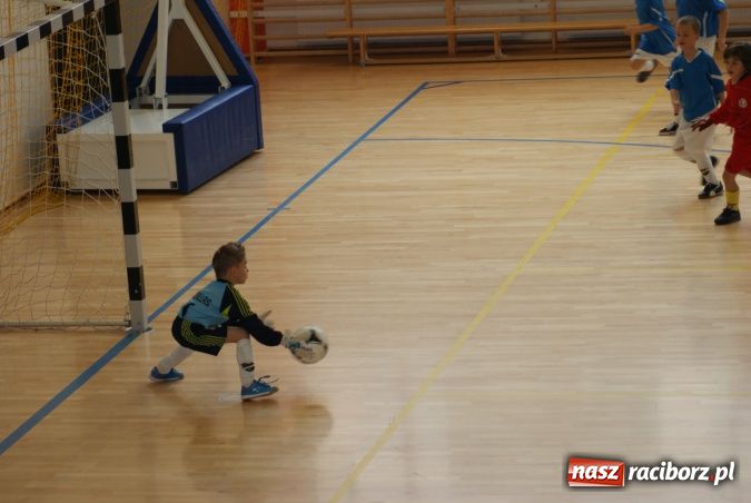 Zdjęcie w galerii na portalu naszraciborz.pl: Najmłodsi unici zagrali dziś w Mikołowie wiadomości z regionu