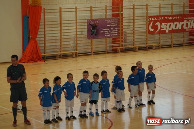 Zdjęcie w galerii na portalu naszraciborz.pl: Najmłodsi unici zagrali dziś w Mikołowie wiadomości z regionu