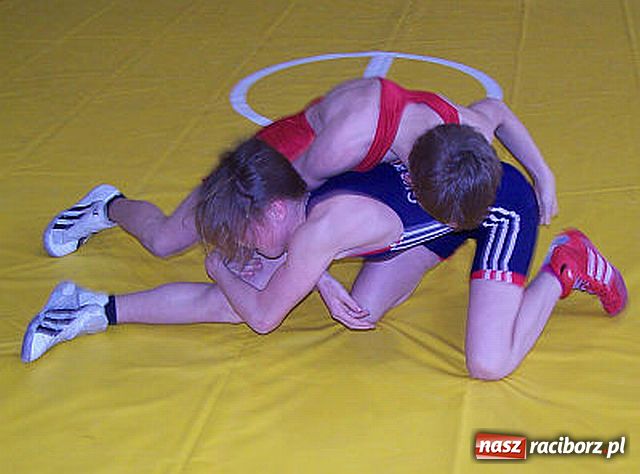 Zdjęcie w galerii na portalu naszraciborz.pl: Zapaśnicy Dębu Brzeźnica walczyli na trzech frontach wiadomości z regionu