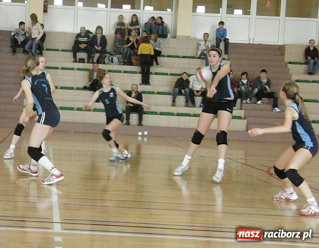 Zdjęcie w galerii na portalu naszraciborz.pl: Siatkarskich emocji w Rudniku ciąg dalszy wiadomości z regionu
