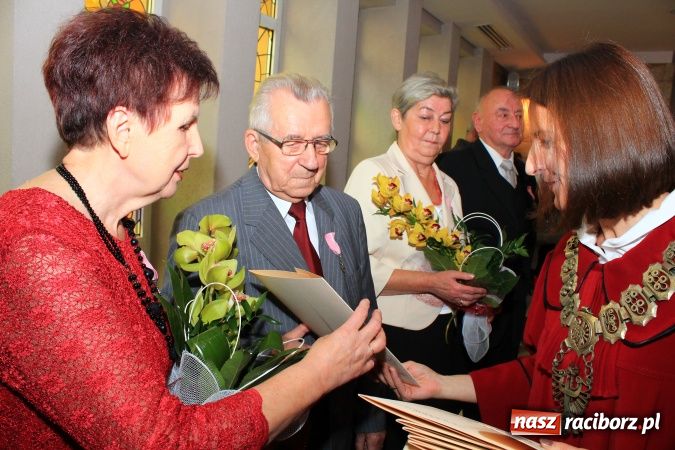 Zdjęcie w galerii na portalu naszraciborz.pl: Od 50 lat kroczą wspólną drogą życia wiadomości z regionu