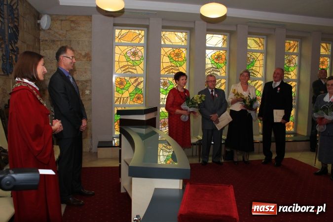 Zdjęcie w galerii na portalu naszraciborz.pl: Od 50 lat kroczą wspólną drogą życia wiadomości z regionu