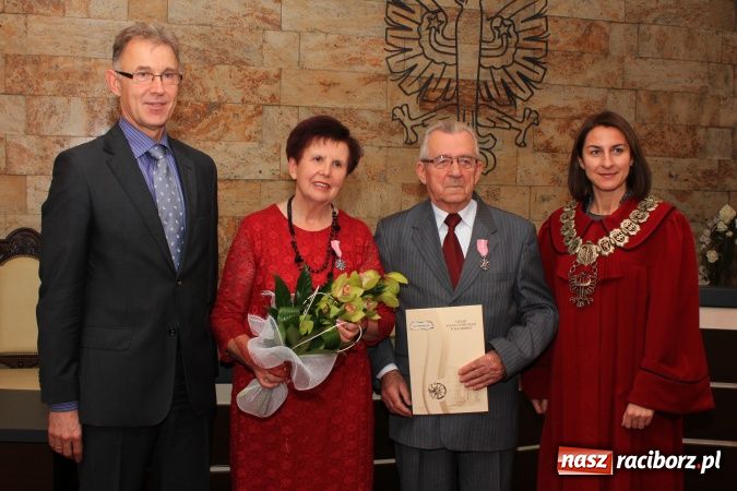 Zdjęcie w galerii na portalu naszraciborz.pl: Od 50 lat kroczą wspólną drogą życia wiadomości z regionu