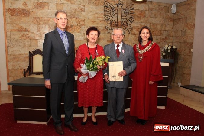 Zdjęcie w galerii na portalu naszraciborz.pl: Od 50 lat kroczą wspólną drogą życia wiadomości z regionu
