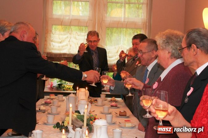Zdjęcie w galerii na portalu naszraciborz.pl: Od 50 lat kroczą wspólną drogą życia wiadomości z regionu