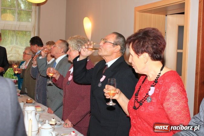 Zdjęcie w galerii na portalu naszraciborz.pl: Od 50 lat kroczą wspólną drogą życia wiadomości z regionu