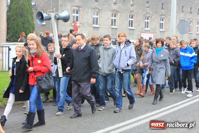 Zdjęcie w galerii na portalu naszraciborz.pl: Szkoła w Pietrowicach ma już 40 lat! wiadomości z regionu