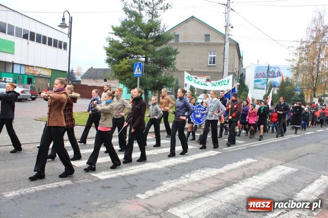 Zdjęcie w galerii na portalu naszraciborz.pl: Szkoła w Pietrowicach ma już 40 lat! wiadomości z regionu