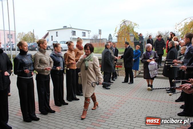 Zdjęcie w galerii na portalu naszraciborz.pl: Szkoła w Pietrowicach ma już 40 lat! wiadomości z regionu