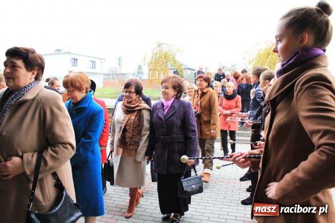 Zdjęcie w galerii na portalu naszraciborz.pl: Szkoła w Pietrowicach ma już 40 lat! wiadomości z regionu
