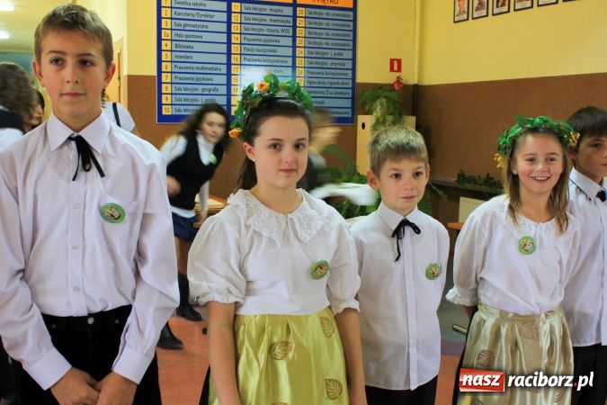 Zdjęcie w galerii na portalu naszraciborz.pl: Szkoła w Pietrowicach ma już 40 lat! wiadomości z regionu