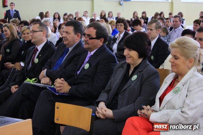 Zdjęcie w galerii na portalu naszraciborz.pl: Szkoła w Pietrowicach ma już 40 lat! wiadomości z regionu