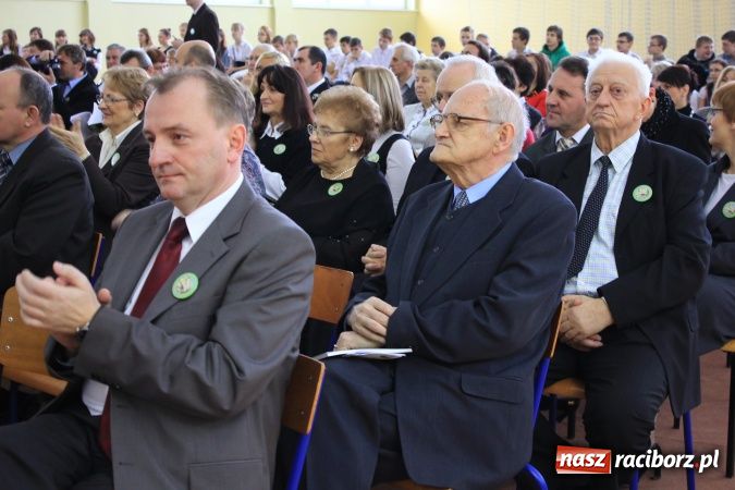 Zdjęcie w galerii na portalu naszraciborz.pl: Szkoła w Pietrowicach ma już 40 lat! wiadomości z regionu