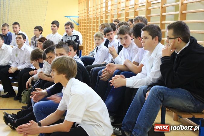 Zdjęcie w galerii na portalu naszraciborz.pl: Szkoła w Pietrowicach ma już 40 lat! wiadomości z regionu