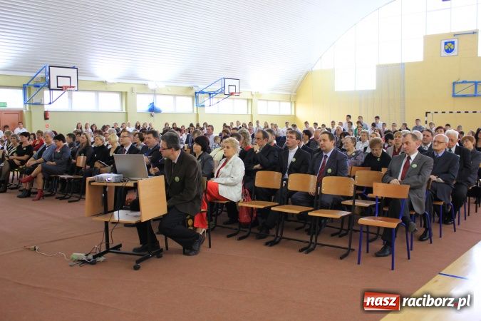 Zdjęcie w galerii na portalu naszraciborz.pl: Szkoła w Pietrowicach ma już 40 lat! wiadomości z regionu