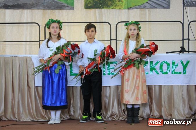 Zdjęcie w galerii na portalu naszraciborz.pl: Szkoła w Pietrowicach ma już 40 lat! wiadomości z regionu