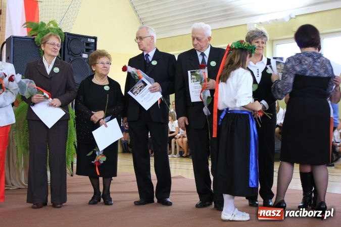 Zdjęcie w galerii na portalu naszraciborz.pl: Szkoła w Pietrowicach ma już 40 lat! wiadomości z regionu
