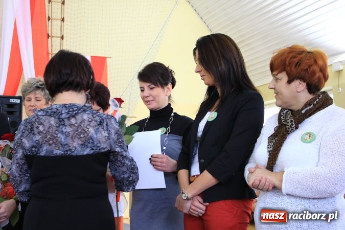 Zdjęcie w galerii na portalu naszraciborz.pl: Szkoła w Pietrowicach ma już 40 lat! wiadomości z regionu