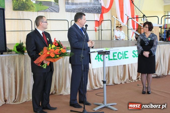 Zdjęcie w galerii na portalu naszraciborz.pl: Szkoła w Pietrowicach ma już 40 lat! wiadomości z regionu