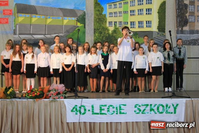 Zdjęcie w galerii na portalu naszraciborz.pl: Szkoła w Pietrowicach ma już 40 lat! wiadomości z regionu