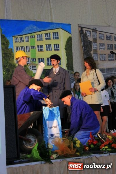 Zdjęcie w galerii na portalu naszraciborz.pl: Szkoła w Pietrowicach ma już 40 lat! wiadomości z regionu