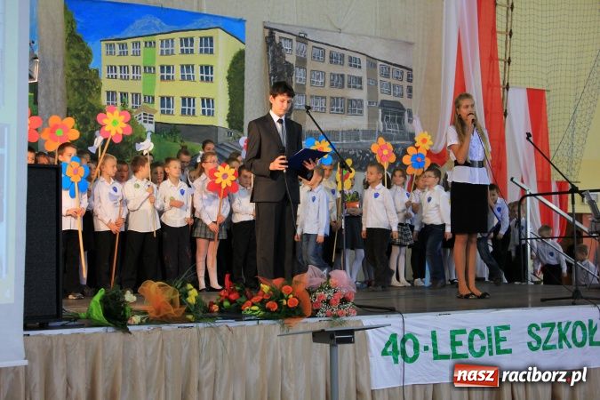 Zdjęcie w galerii na portalu naszraciborz.pl: Szkoła w Pietrowicach ma już 40 lat! wiadomości z regionu
