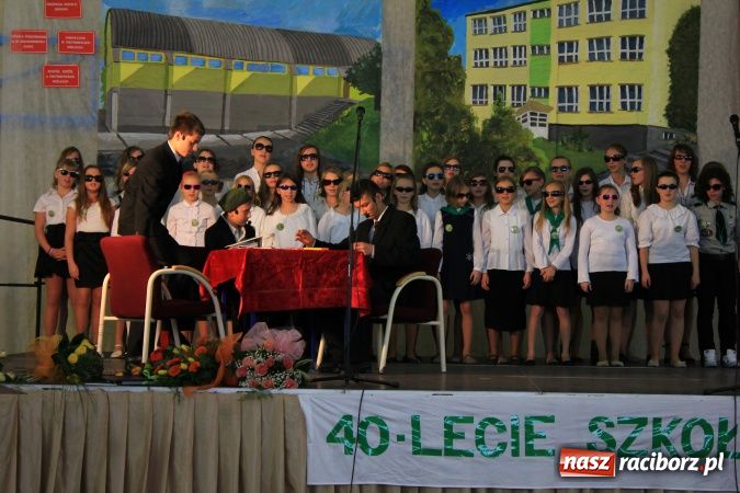 Zdjęcie w galerii na portalu naszraciborz.pl: Szkoła w Pietrowicach ma już 40 lat! wiadomości z regionu