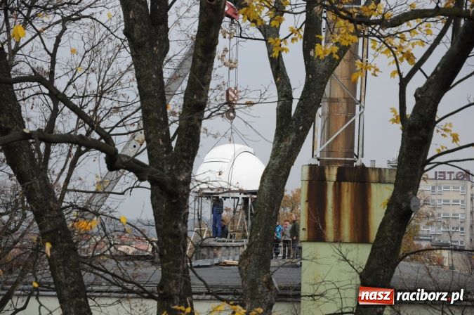 Zdjęcie w galerii na portalu naszraciborz.pl: Na dachu Mechanika zamontowano kopułę obserwatorium astronomicznego wiadomości z regionu