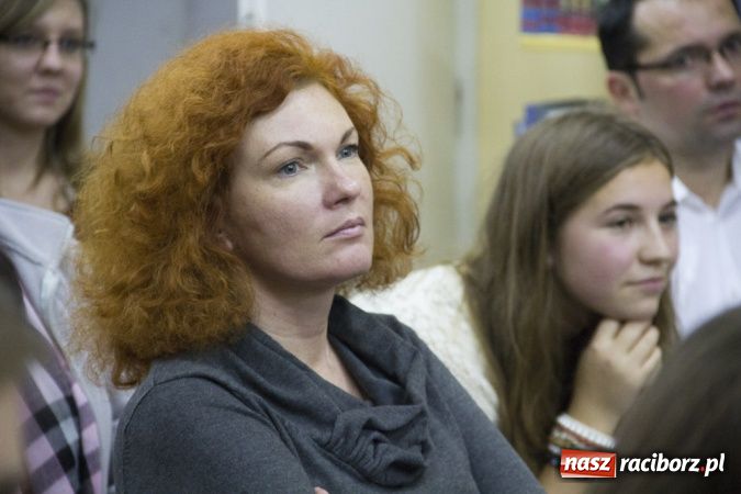 Zdjęcie w galerii na portalu naszraciborz.pl: Wieczór debiutów w książnicy wiadomości z regionu