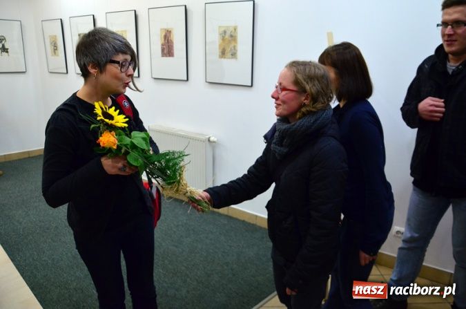 Zdjęcie w galerii na portalu naszraciborz.pl: Wernisaż grafik dr Karoliny Stanieczek wiadomości z regionu