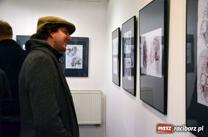 Zdjęcie w galerii na portalu naszraciborz.pl: Wernisaż grafik dr Karoliny Stanieczek wiadomości z regionu