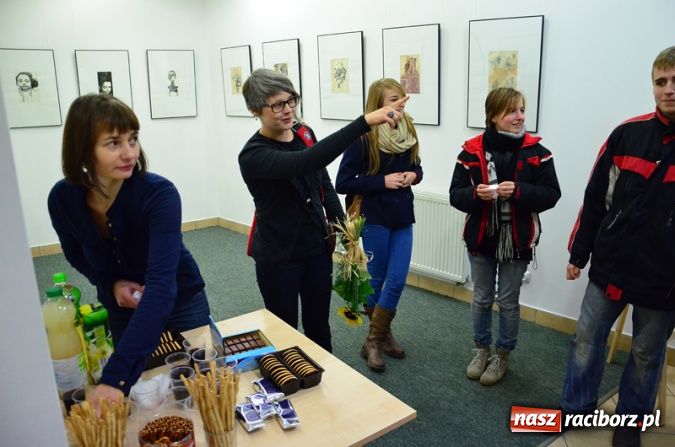 Zdjęcie w galerii na portalu naszraciborz.pl: Wernisaż grafik dr Karoliny Stanieczek wiadomości z regionu