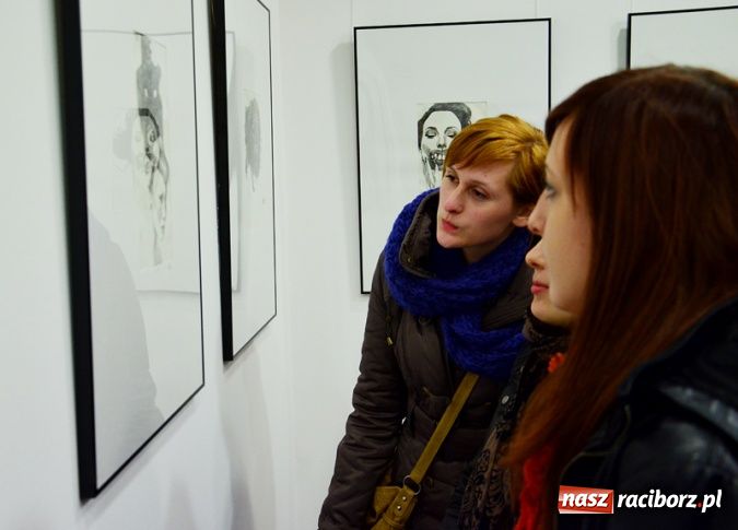 Zdjęcie w galerii na portalu naszraciborz.pl: Wernisaż grafik dr Karoliny Stanieczek wiadomości z regionu