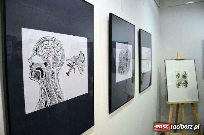 Zdjęcie w galerii na portalu naszraciborz.pl: Wernisaż grafik dr Karoliny Stanieczek wiadomości z regionu