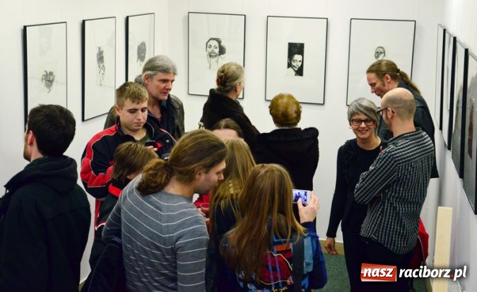 Zdjęcie w galerii na portalu naszraciborz.pl: Wernisaż grafik dr Karoliny Stanieczek wiadomości z regionu