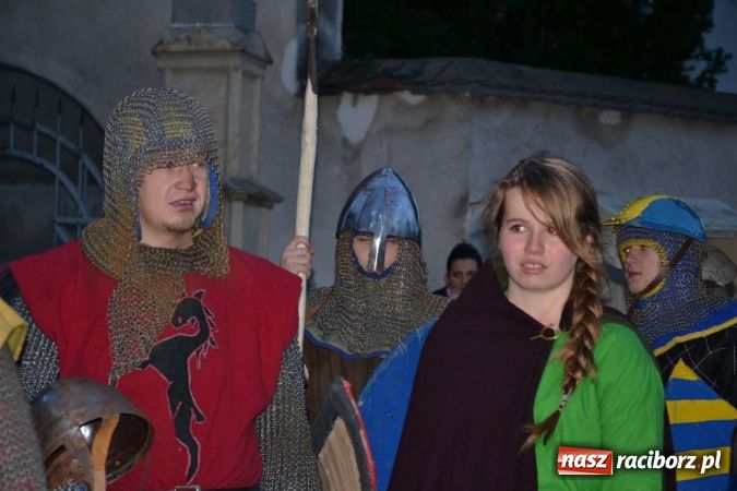 Zdjęcie w galerii na portalu naszraciborz.pl: Rycerze na dniu świętego Marcina w Bieńkowicach wiadomości z regionu