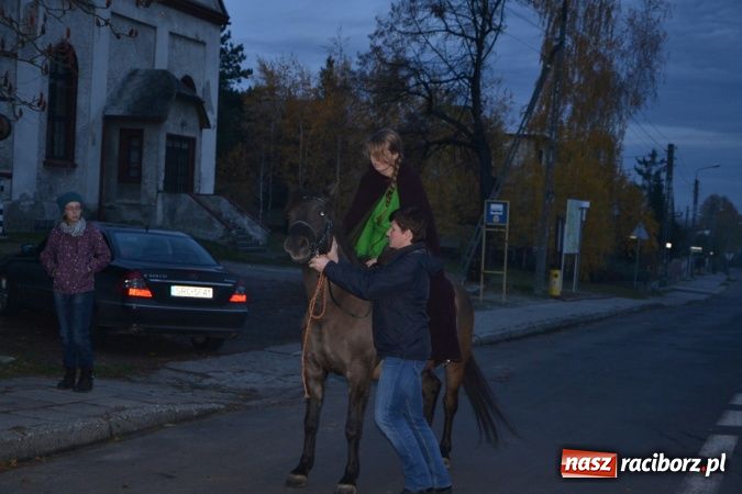 Zdjęcie w galerii na portalu naszraciborz.pl: Rycerze na dniu świętego Marcina w Bieńkowicach wiadomości z regionu