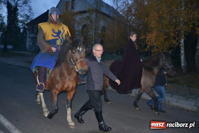 Zdjęcie w galerii na portalu naszraciborz.pl: Rycerze na dniu świętego Marcina w Bieńkowicach wiadomości z regionu