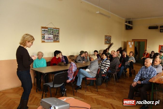 Zdjęcie w galerii na portalu naszraciborz.pl: W Zawadzie Książęcej wiklina poszła w ruch wiadomości z regionu