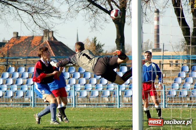 Zdjęcie w galerii na portalu naszraciborz.pl: Unia rozgromiła lidera wiadomości z regionu