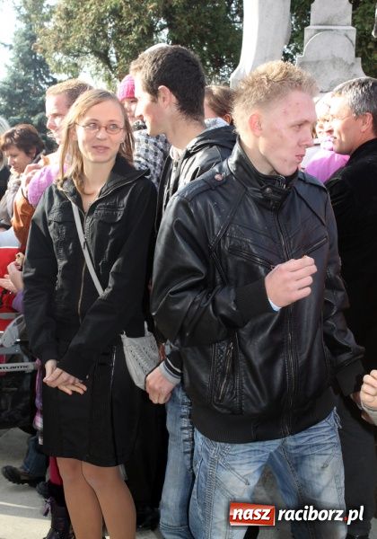 Zdjęcie w galerii na portalu naszraciborz.pl: Na świętego Marcina do Brzezia przyjechała nawet Telewizja Polska z Katowic wiadomości z regionu