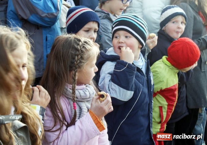 Zdjęcie w galerii na portalu naszraciborz.pl: Na świętego Marcina do Brzezia przyjechała nawet Telewizja Polska z Katowic wiadomości z regionu
