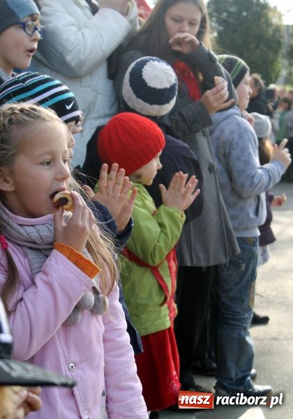 Zdjęcie w galerii na portalu naszraciborz.pl: Na świętego Marcina do Brzezia przyjechała nawet Telewizja Polska z Katowic wiadomości z regionu