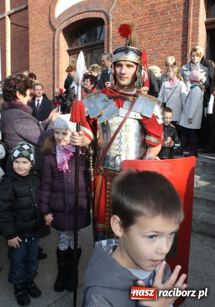 Zdjęcie w galerii na portalu naszraciborz.pl: Na świętego Marcina do Brzezia przyjechała nawet Telewizja Polska z Katowic wiadomości z regionu